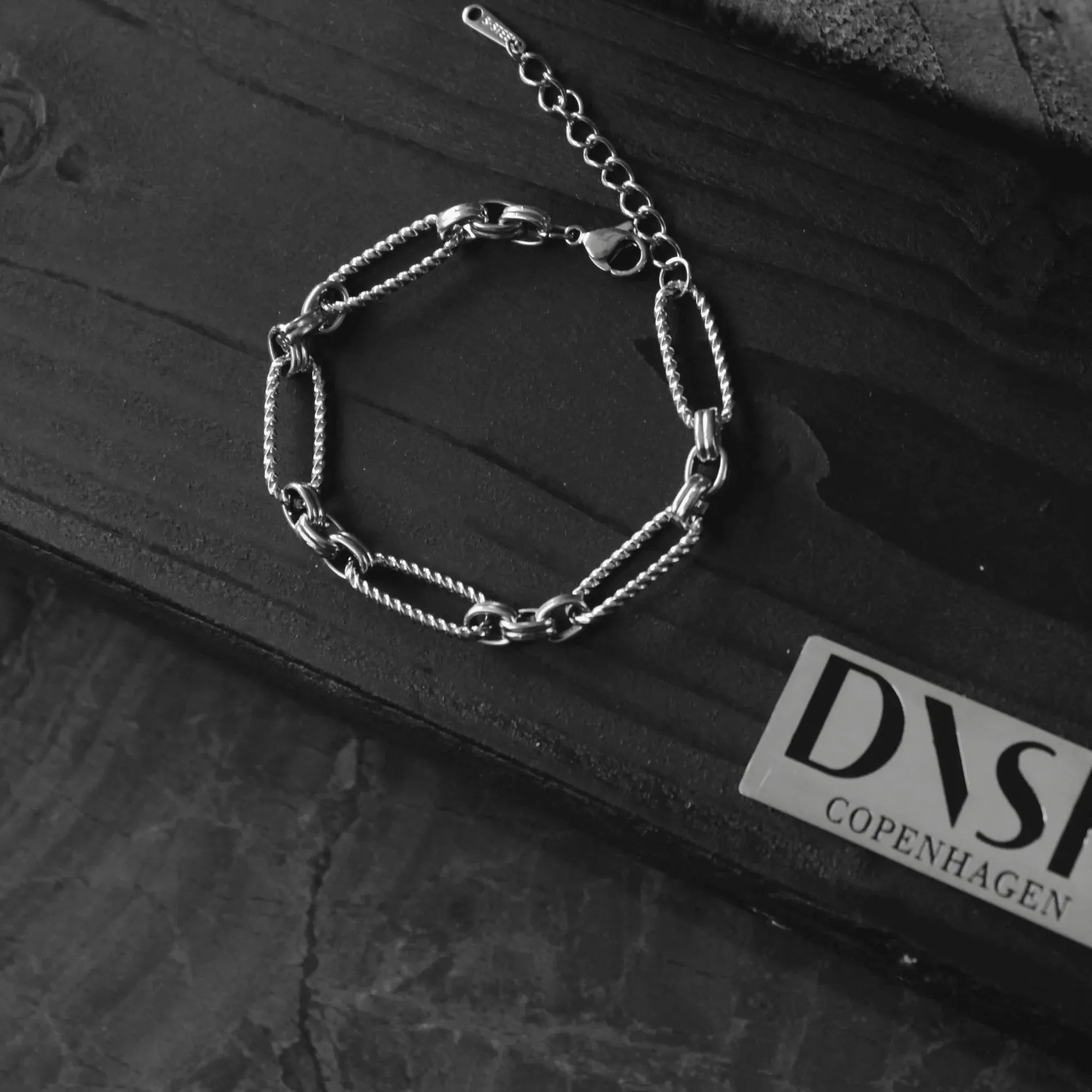 Courage Waterproof Oval Ripple Link Bracelet Silver Plating
