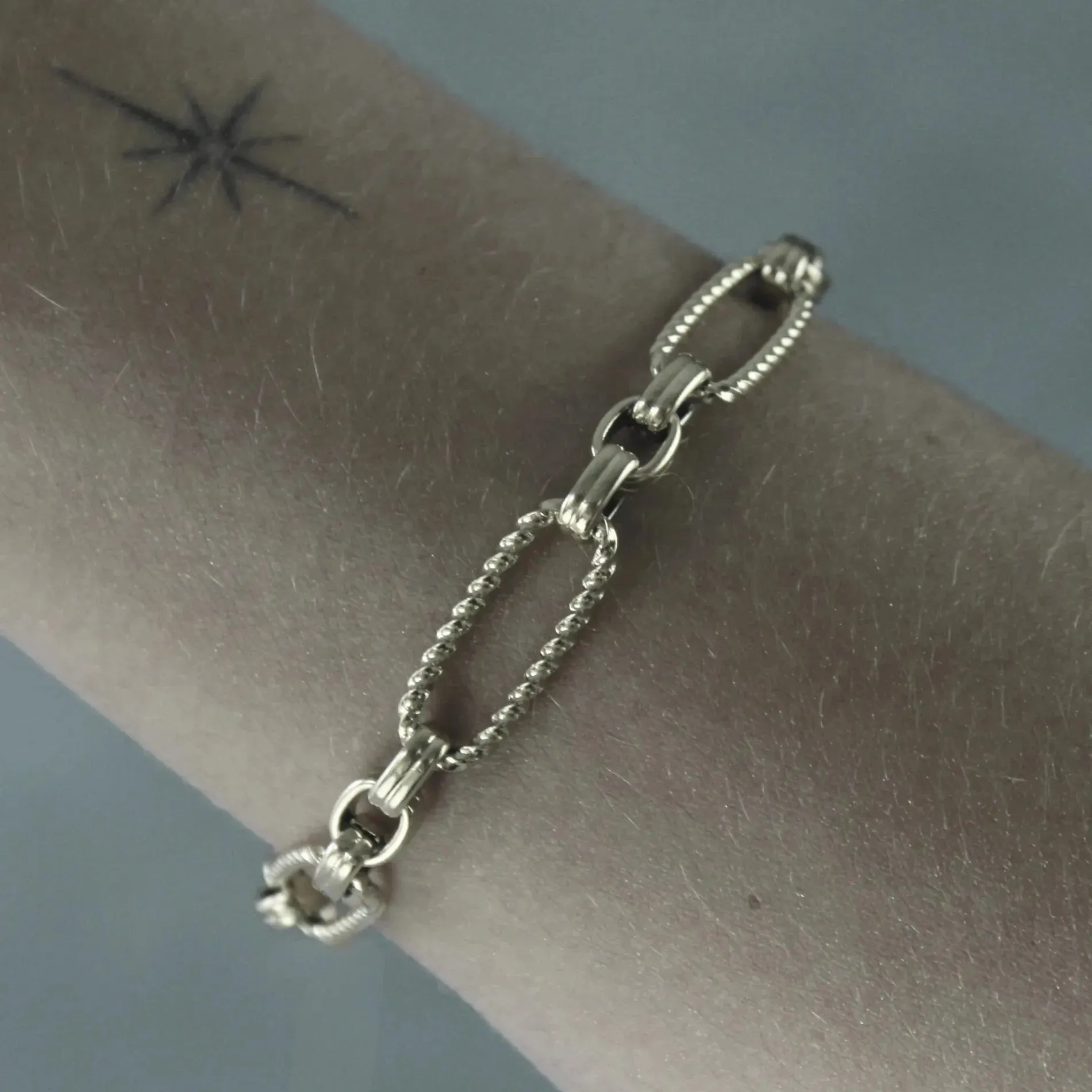 Courage Waterproof Oval Ripple Link Bracelet Silver Plating