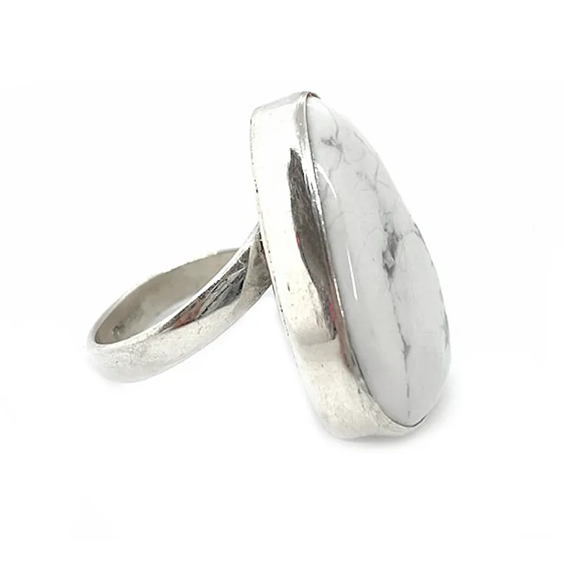 Indu Howlite Gemstone Gypsy Ring
