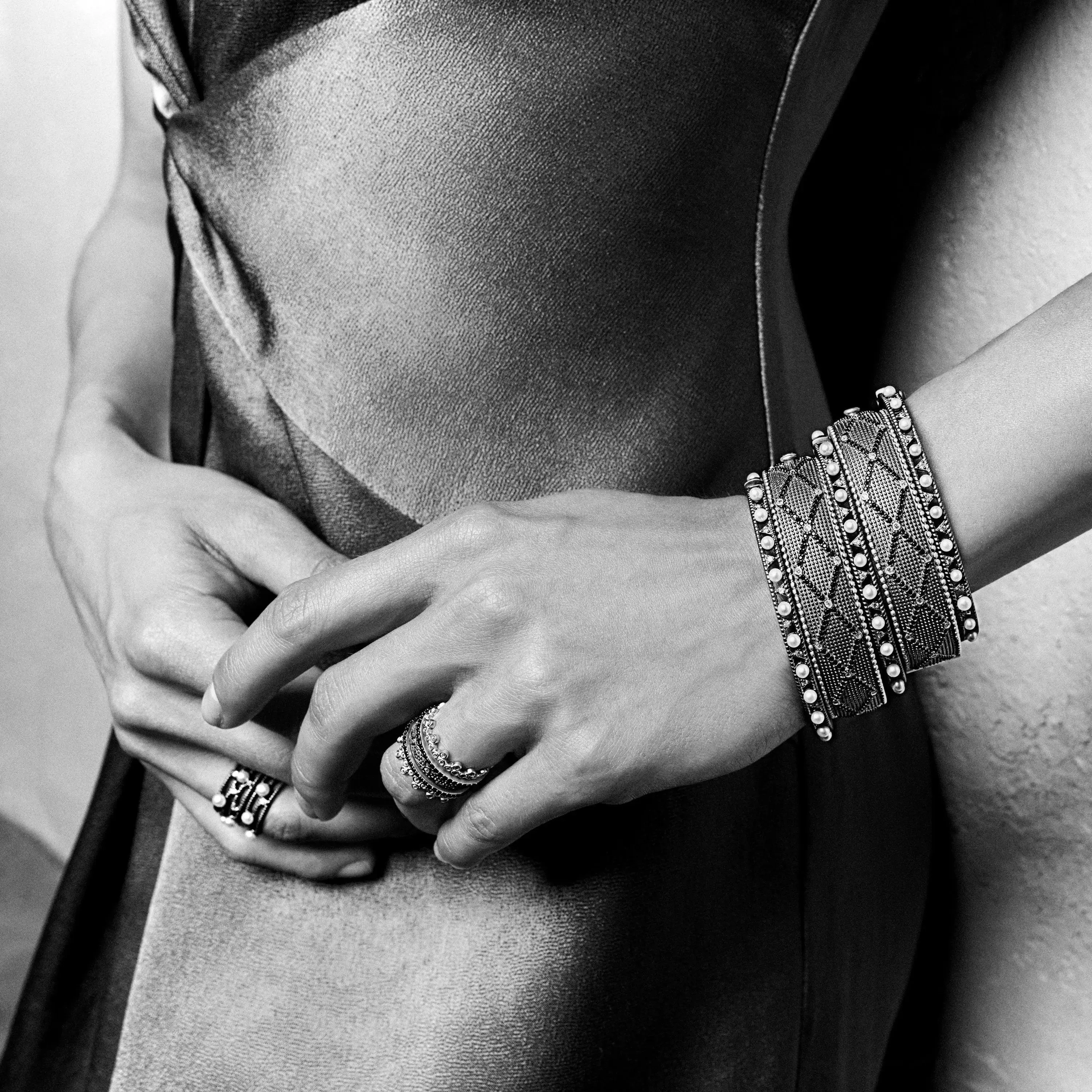 Signature Textured Hinged Bangle