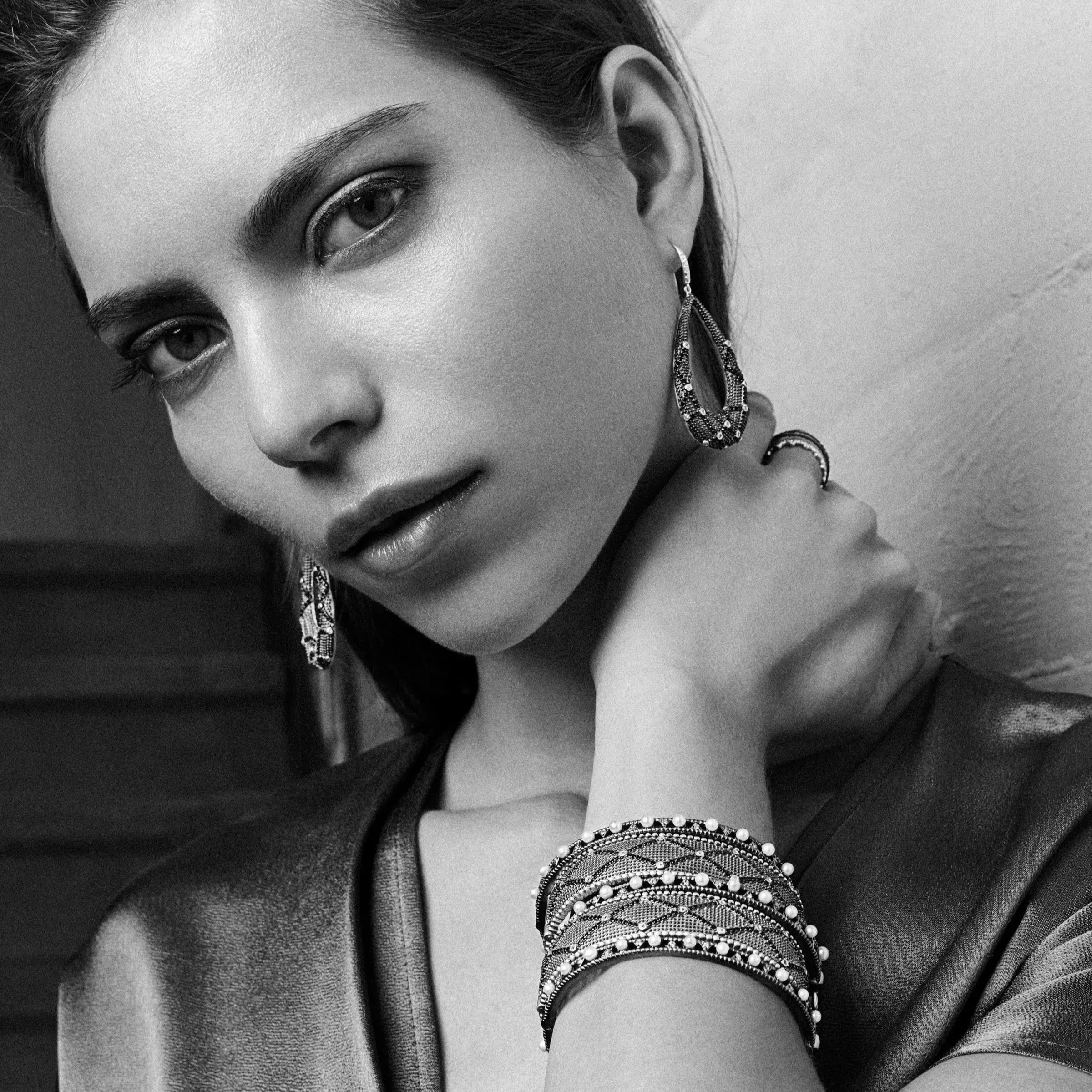 Signature Textured Hinged Bangle