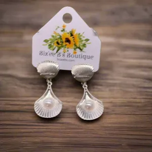 Silver Pearl Earrings 1077280