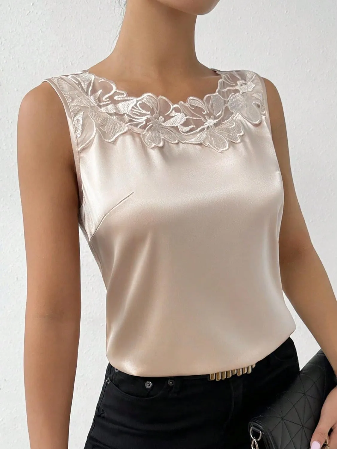 SweatyRocks Women's Satin Contrast Lace Crew Neck Sleeveless Blouse Appliques Summer Tank Tops