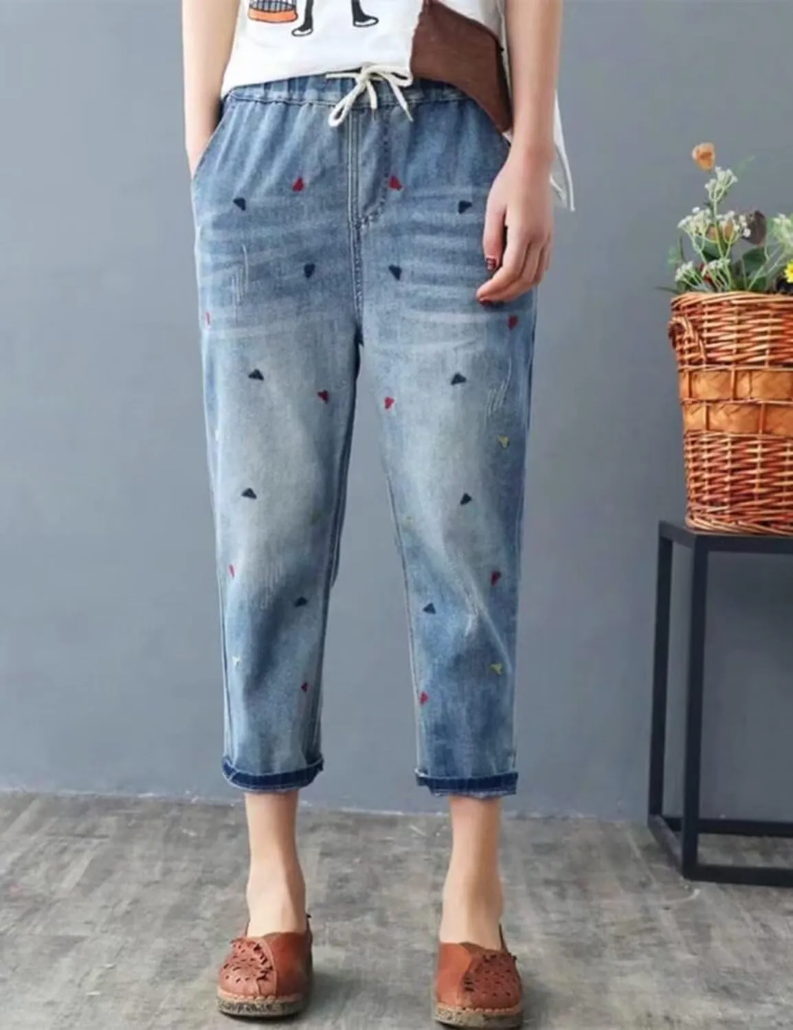 Womens Casual Loose Cropped Denim Jeans Elastic Waist Drawstring Floral Embroidered Capri Jeans Harem Denim Pants