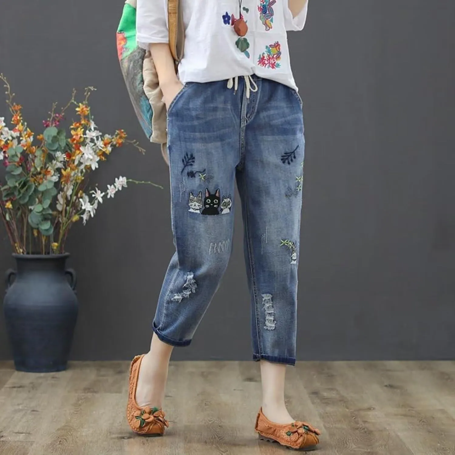 Womens Elastic Waist Cropped Denim Jeans Loose Drawstring Floral Embroidered Capri Jeans Cotton Harem Denim Pants